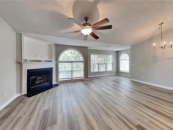 3rd image of 3725 Morris Farm Dr APT 3A