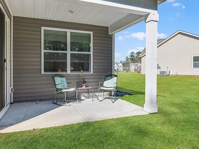 84 Woodford Reserve Dr — Photo 44