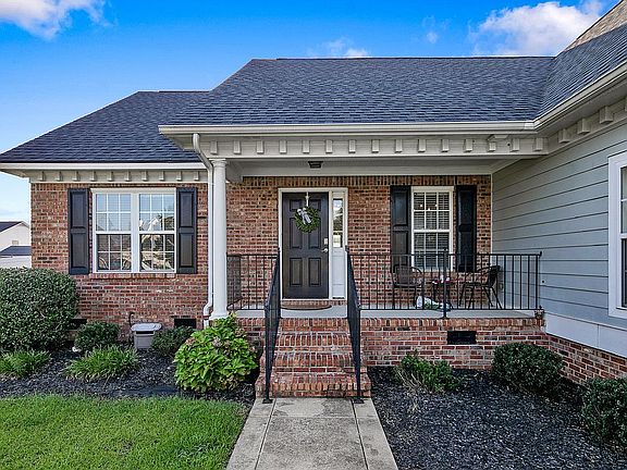 2nd image of 254 Thorncliff Dr