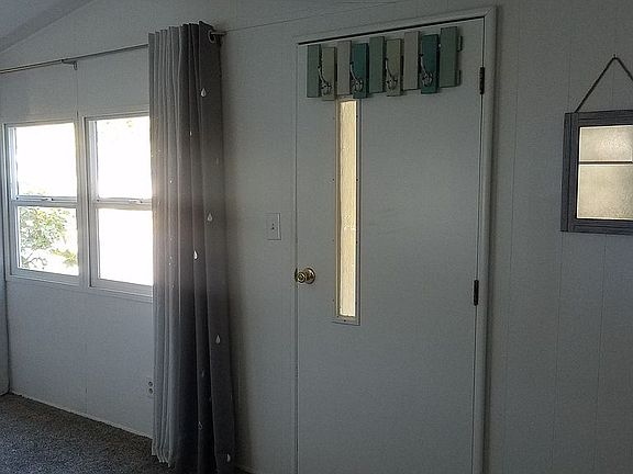3rd image of 923 SE Bay Blvd Unit 12