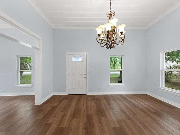 4th image of 607 W 3rd St