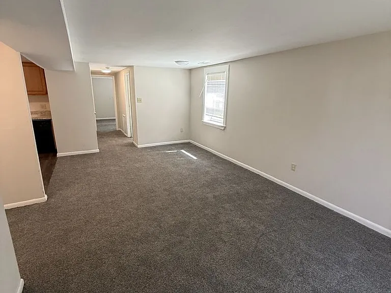 121 Main St — Photo 4