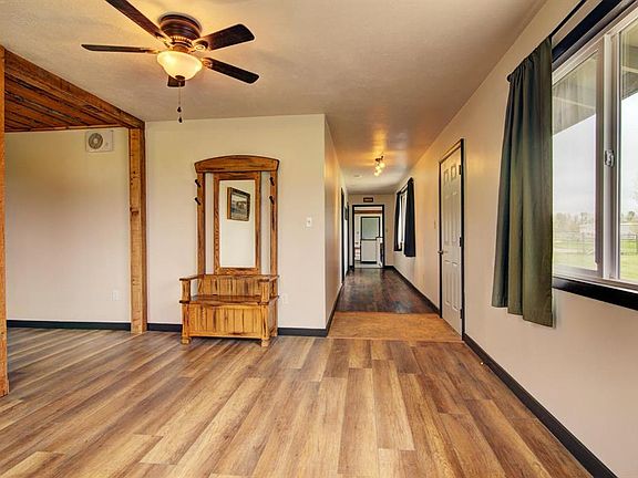 3rd image of 134 Canyon View Dr