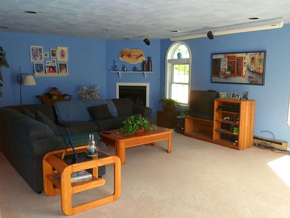 3rd image of 27 Griffin Dr