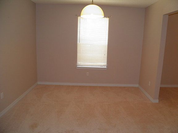 2nd image of 52 Pennie Ln