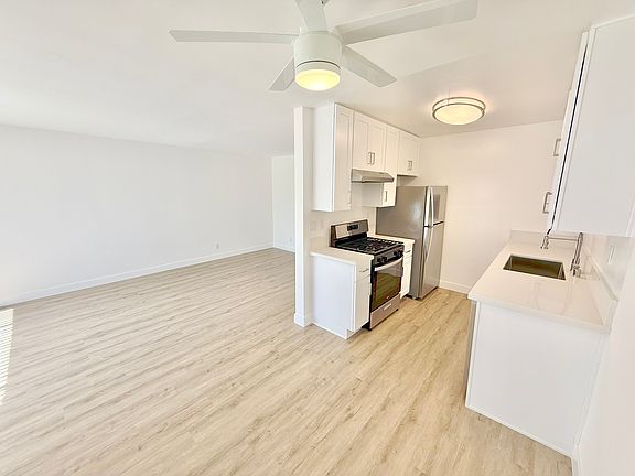 4th image of 12766 Venice Blvd #212