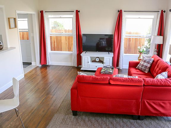 5th image of 5400-5402 La Cresta Ct