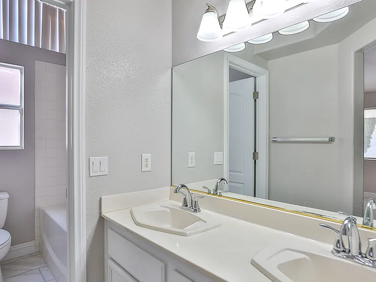 7705 Rockfield Dr — Photo 3