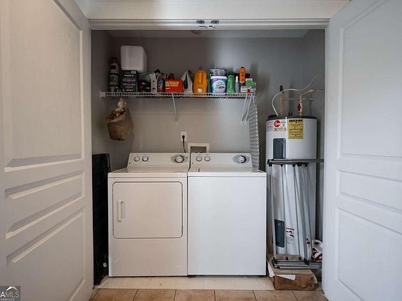 2nd image of 660 Barnett Shoals Rd APT 410