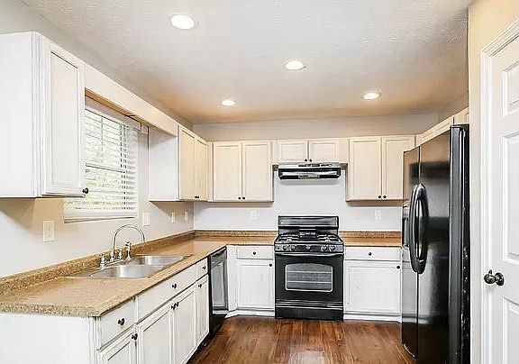 4th image of 7053 Saratoga Dr
