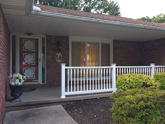 2nd image of 915 Skyland Dr