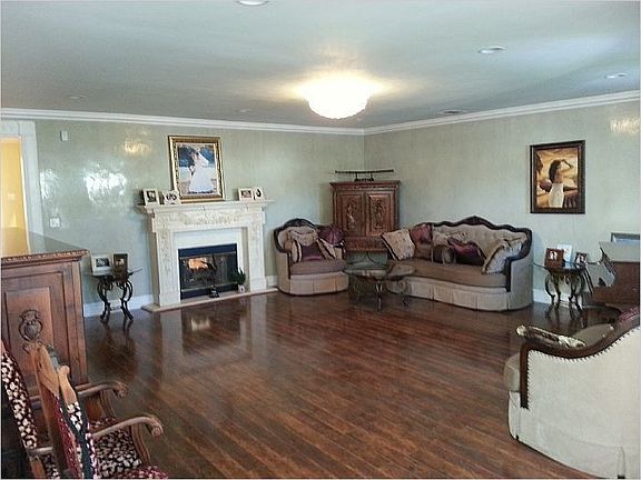 3rd image of 5156 Gloria Ave