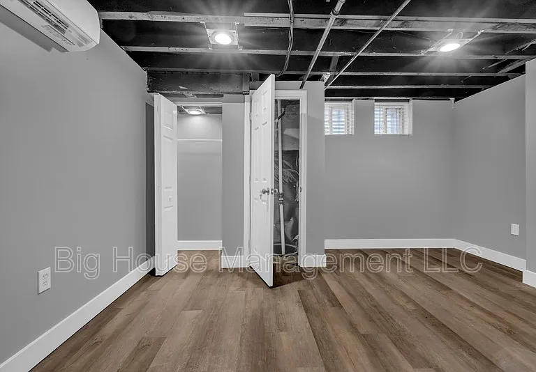 339 E 25th St #1 — Photo 12