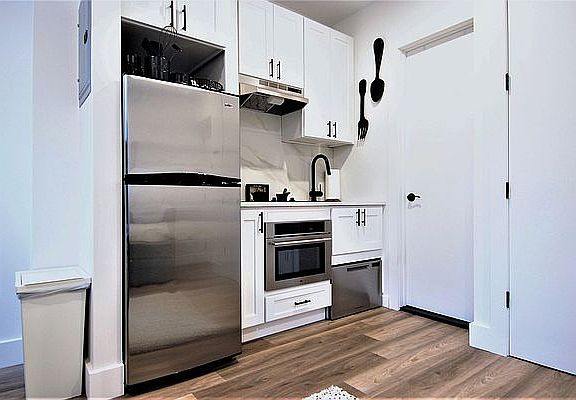 4th image of 2785 Broadway APT 4b