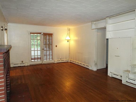 2nd image of 302 Glasco Tpke