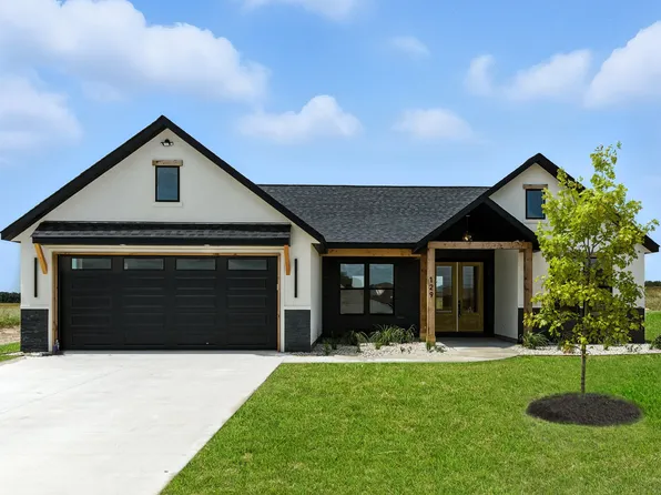 129 merion, La Vernia, TX 78121