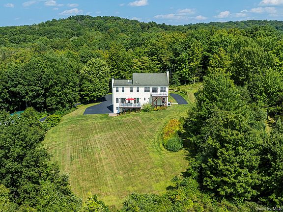 5th image of 74 Willow Brook Ridge