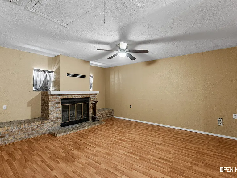 216 Dirks Dr — Photo 7