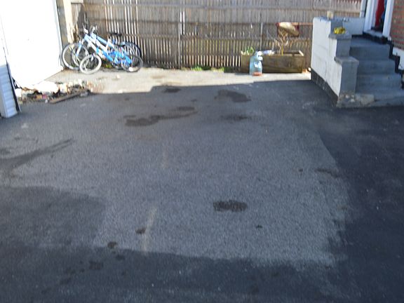 4th image of 835 E 231st St