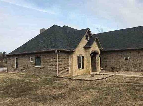 3rd image of 119 Cecelia Ln