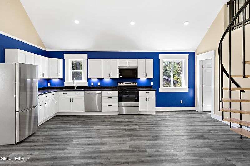 5th image of 110 Black Bear Lane