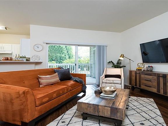 Village at Main Street | Living Room
