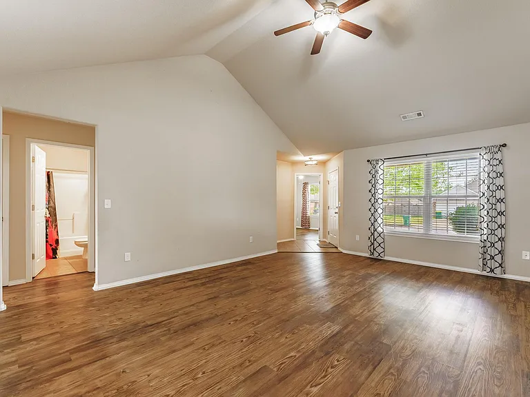 530 Lasso Ln — Photo 19