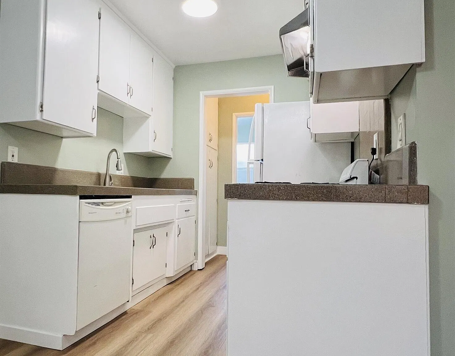 1 bed, $2,100 — Photo 4