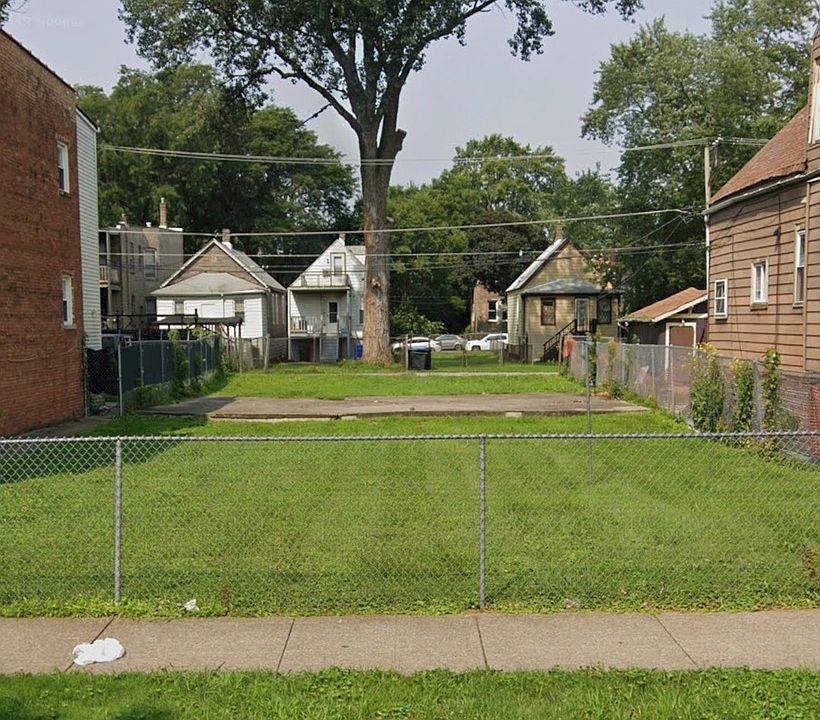 2nd image of 5618 S Elizabeth St