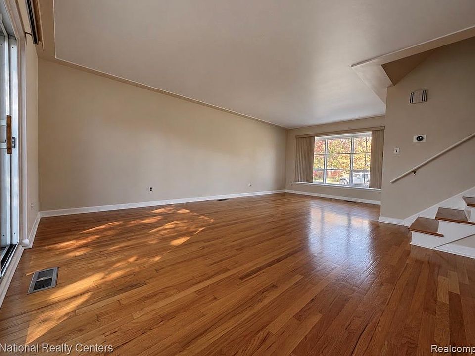 39001 Richland St, photo 9