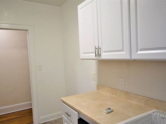 5th image of 4340 42nd St APT 2R