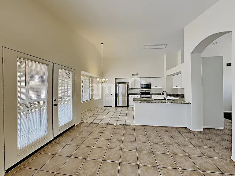 12554 W Holly St — Photo 6