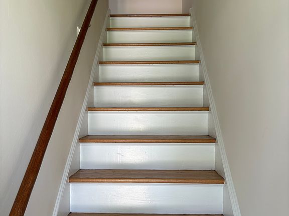 5th image of 161 Darwin Ave #161