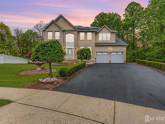 2nd image of 73 Stratton Rd