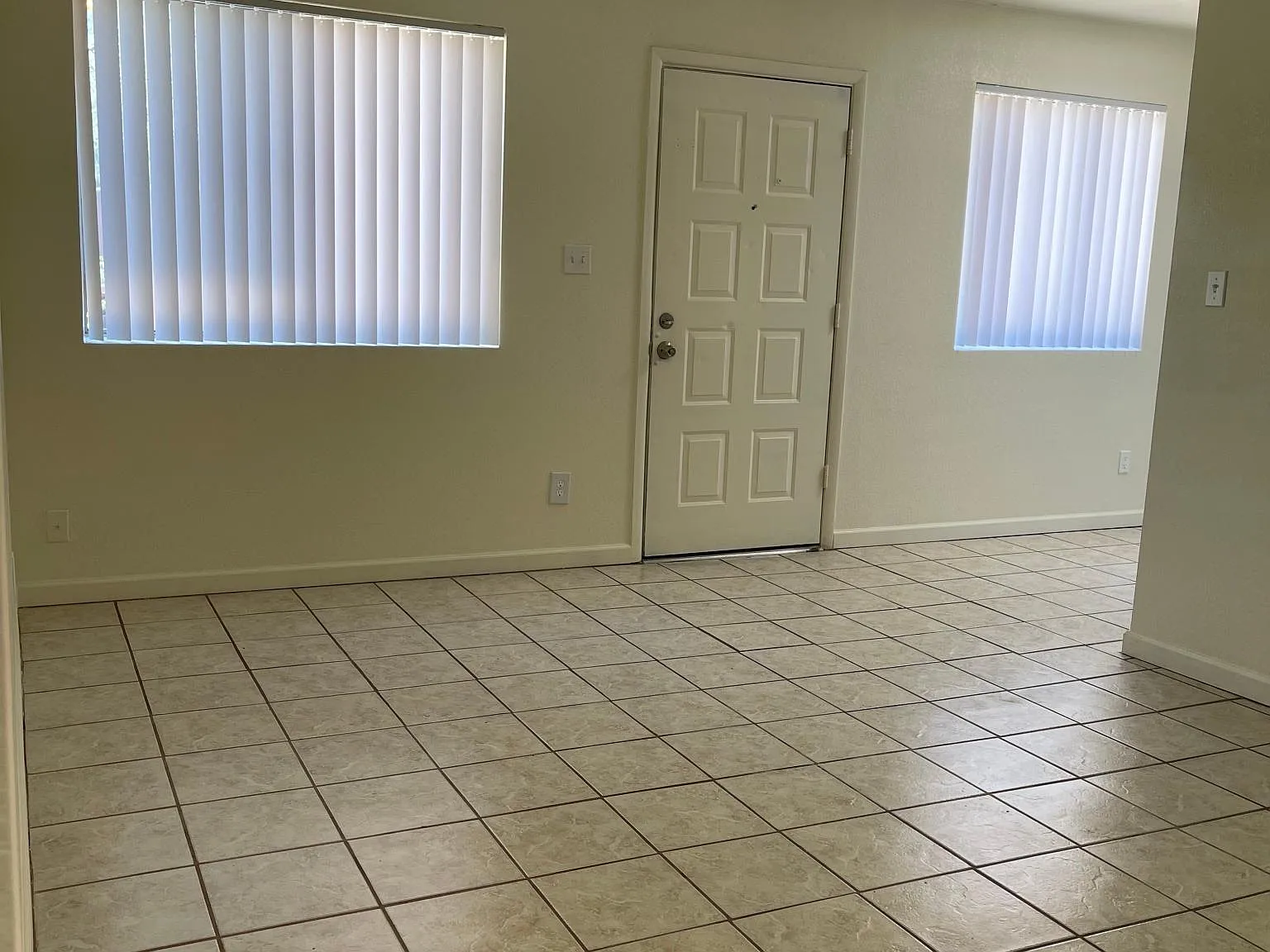 1331 E Vista Ave — Photo 4
