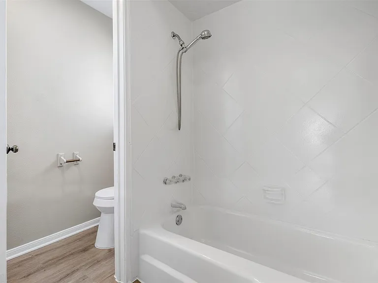 4106 Cypress Hill Dr — Photo 35