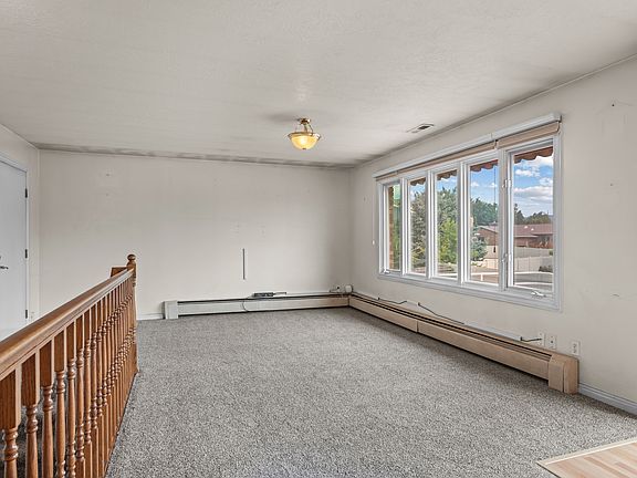 5th image of 328 E Heather Ridge Cir