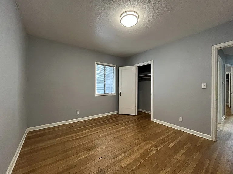 13208 NE Glisan St — Photo 22