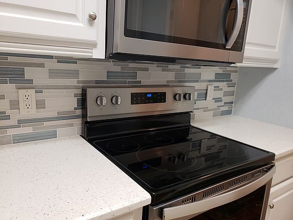 2nd image of 1001A E Milam St