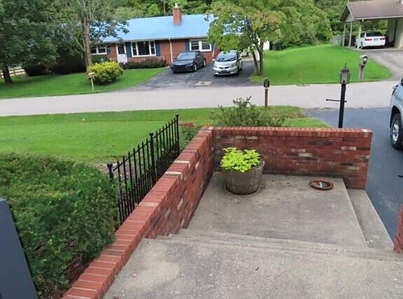 4th image of 645 Whitaker St