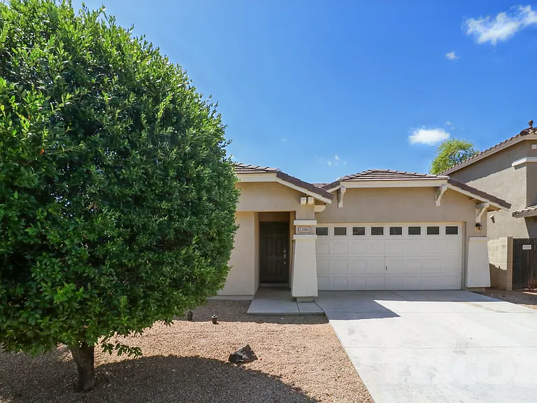 13961 W Maui Ln — Photo 1