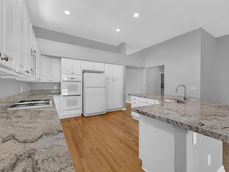 4798 Village Green Pkwy — Photo 13