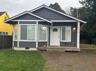 2213 10th St, Tillamook, OR 97141