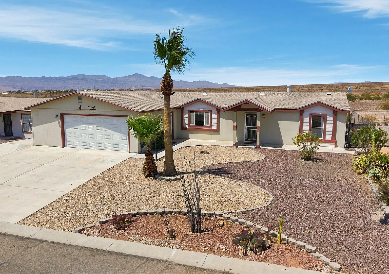 Beautifully Updated 3-Bedroom Home with RV Parking, Community Pool in Sunrise Vistas — Photo 1