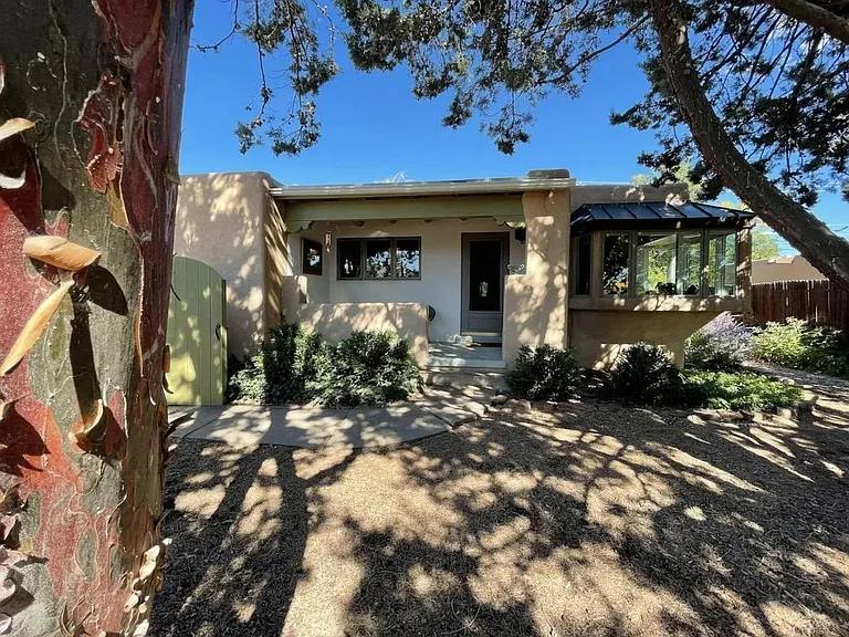 825 Rio Vista St — Photo 5