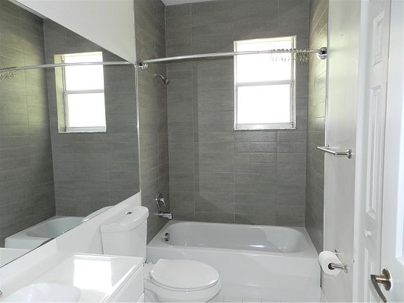 4th image of 3569 Forest Hill Boulevard #108