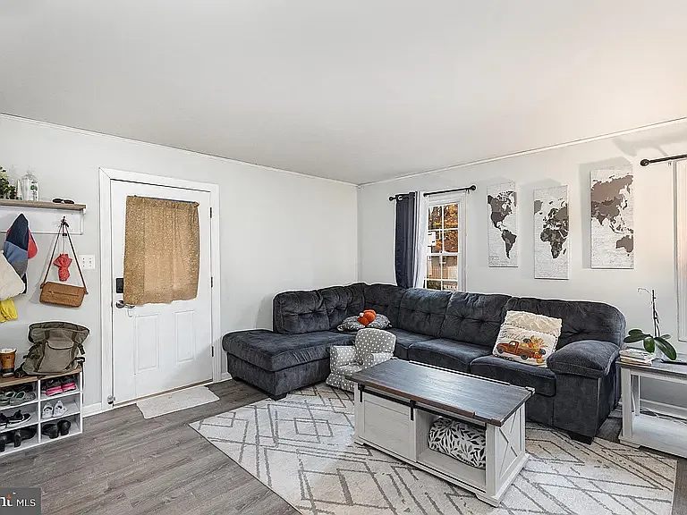 9728 Bragg Ln — Photo 4