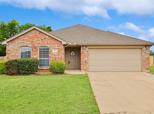 1617 Millbrook Dr, Midlothian, TX 76065