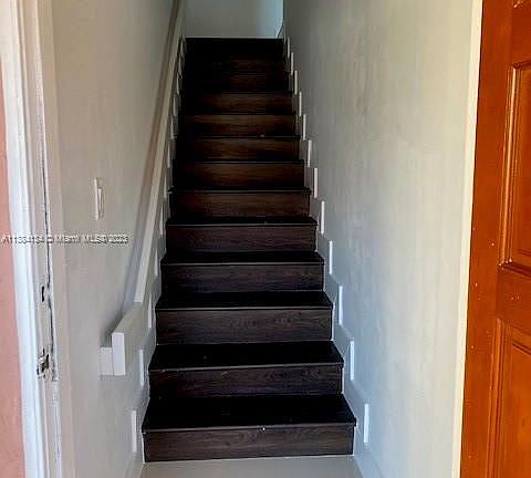 3rd image of 8043 Lake Dr APT 201