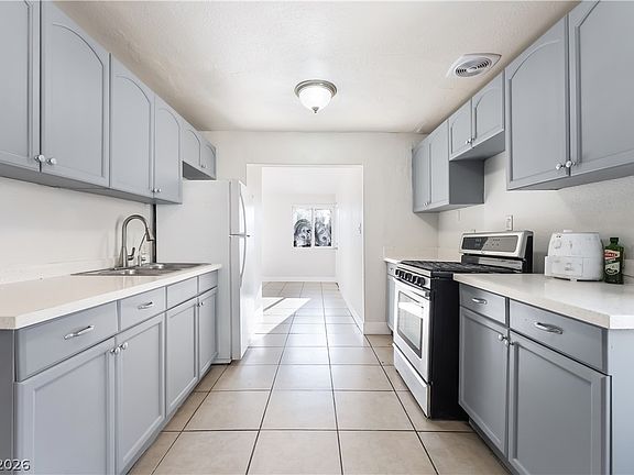 3rd image of 2625 Spear St